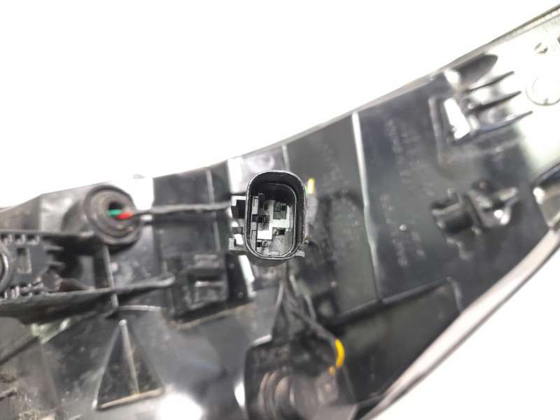 Recambio de piloto trasero izquierdo para mg mg zs suv 1.5 vti referencia OEM IAM 10571681  