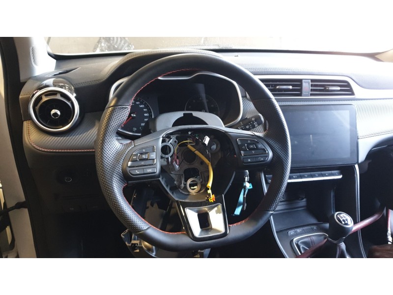 Recambio de volante para mg mg zs suv 1.5 vti referencia OEM IAM 10368140  