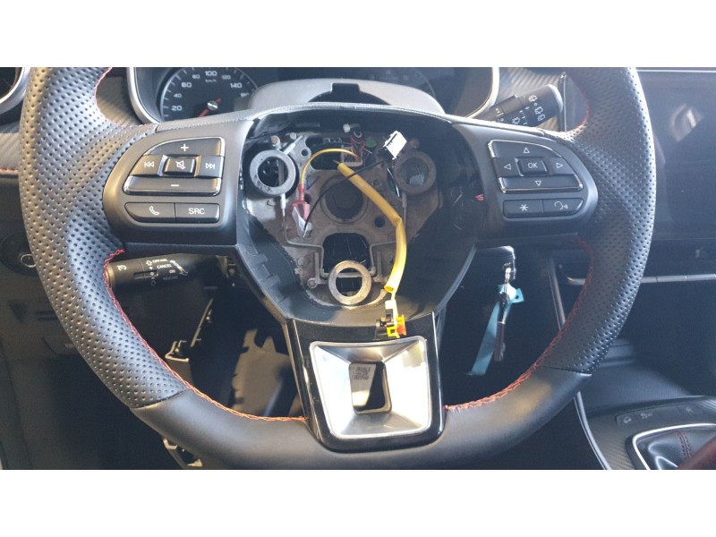 Recambio de volante para mg mg zs suv 1.5 vti referencia OEM IAM 10368140  