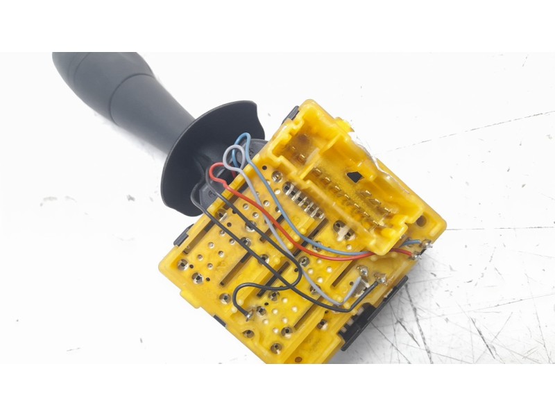 Recambio de mando limpia para renault captur zen referencia OEM IAM 255676085R  