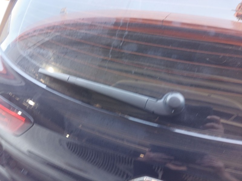 Recambio de brazo limpia trasero para mg zs luxury referencia OEM IAM 10568621  