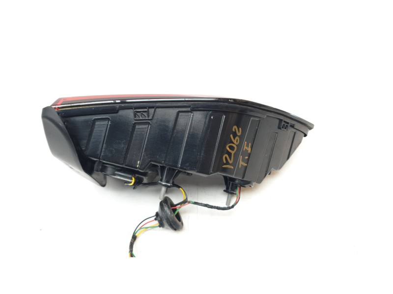 Recambio de piloto trasero izquierdo interior para mg zs luxury referencia OEM IAM 10571683  