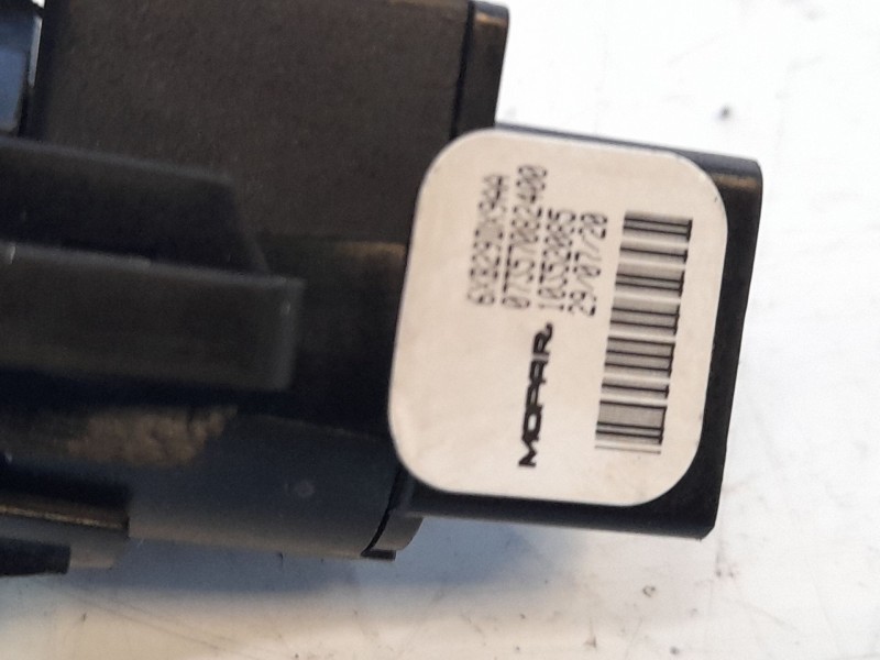 Recambio de interruptor para jeep renegade limited 4x4 referencia OEM IAM 07357082400  