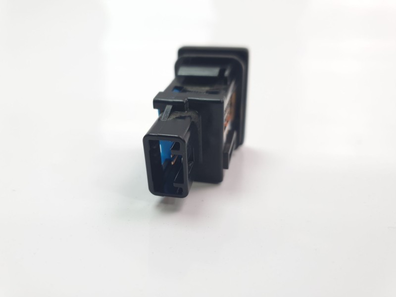 Recambio de interruptor para suzuki swift (az) referencia OEM IAM 15B116  