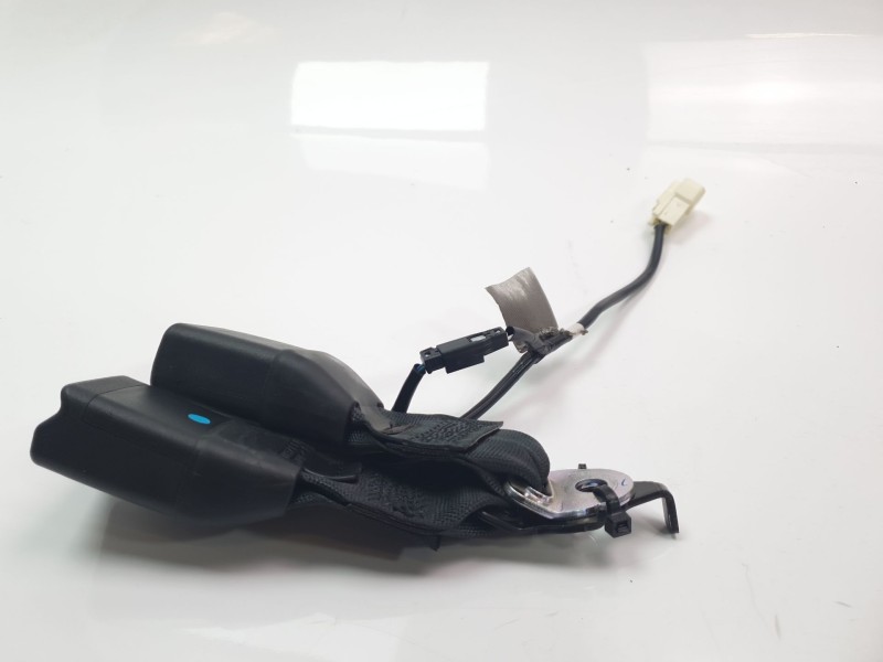 Recambio de enganche cinturon trasero central para suzuki swift (az) referencia OEM IAM 1137111  