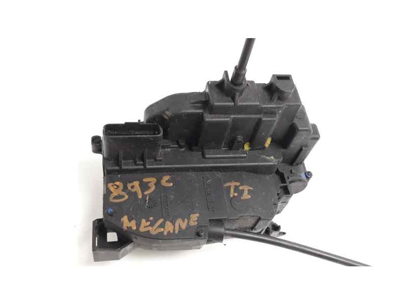 Recambio de cerradura puerta trasera izquierda para renault megane iii berlina 5 p dynamique referencia OEM IAM 825030002R  