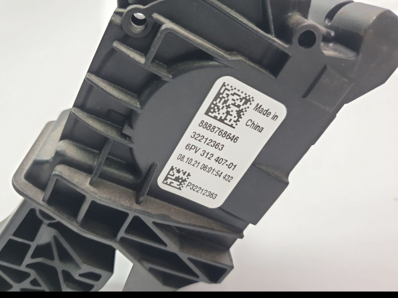 Recambio de potenciometro pedal para volvo xc 40 essential 2wd referencia OEM IAM 32212363  