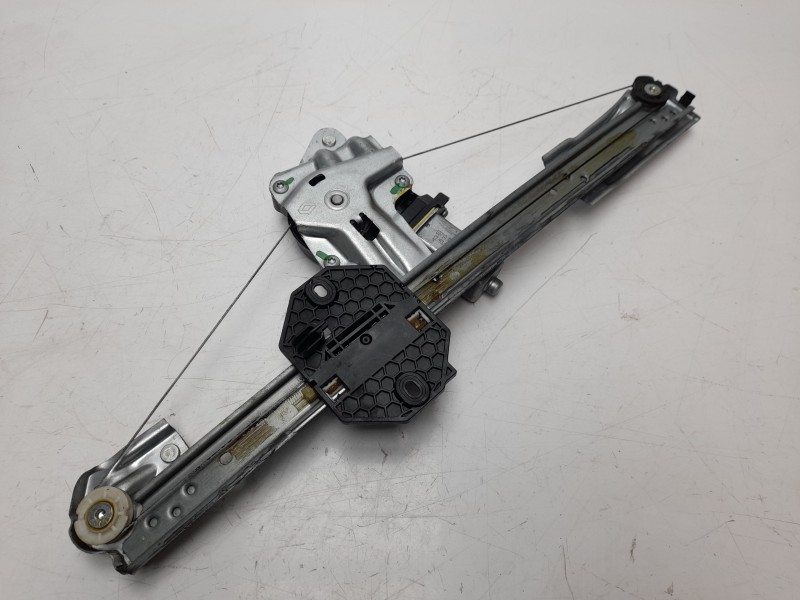 Recambio de elevalunas delantero izquierdo para dacia sandero 1.5 dci diesel fap cat referencia OEM IAM 807213282R  