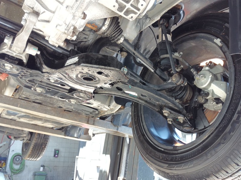 Recambio de brazo suspension inferior delantero izquierdo para mg zs comfort referencia OEM IAM   