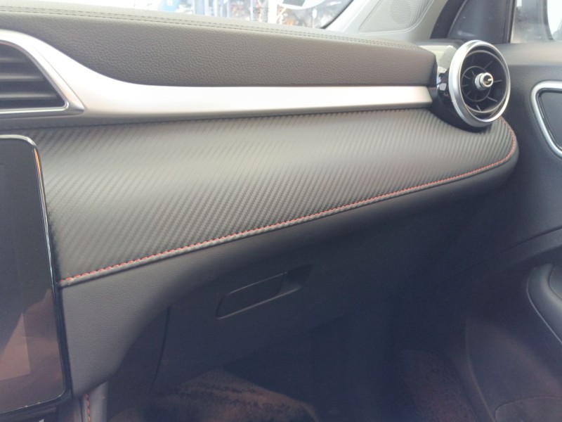 Recambio de guantera para mg zs comfort referencia OEM IAM   
