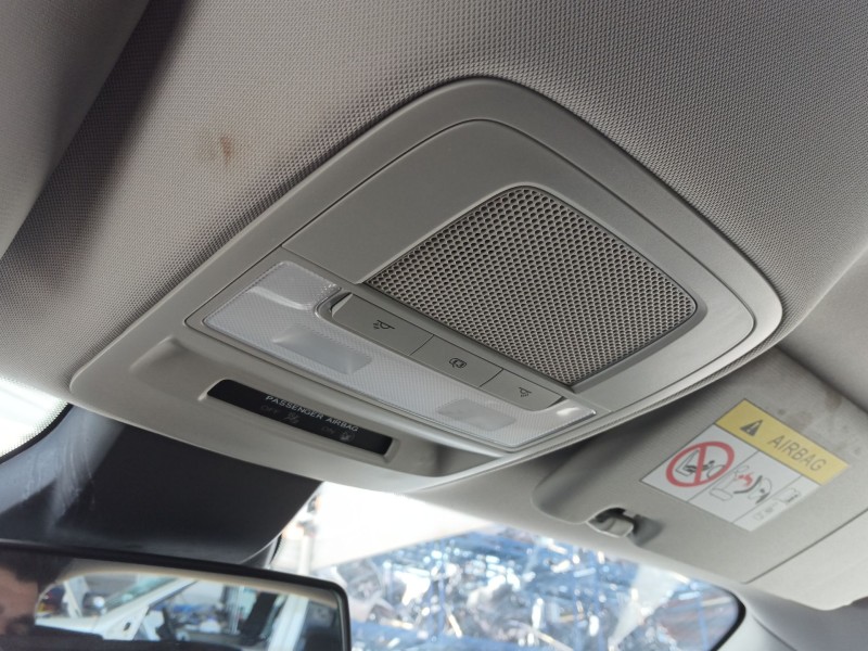 Recambio de luz interior para mg zs comfort referencia OEM IAM   