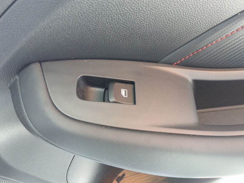 Recambio de mando elevalunas trasero derecho para mg zs comfort referencia OEM IAM   