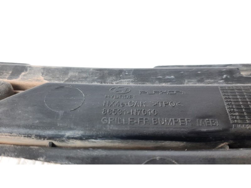 Recambio de rejilla paragolpes central para hyundai tucson referencia OEM IAM 86531N7010  