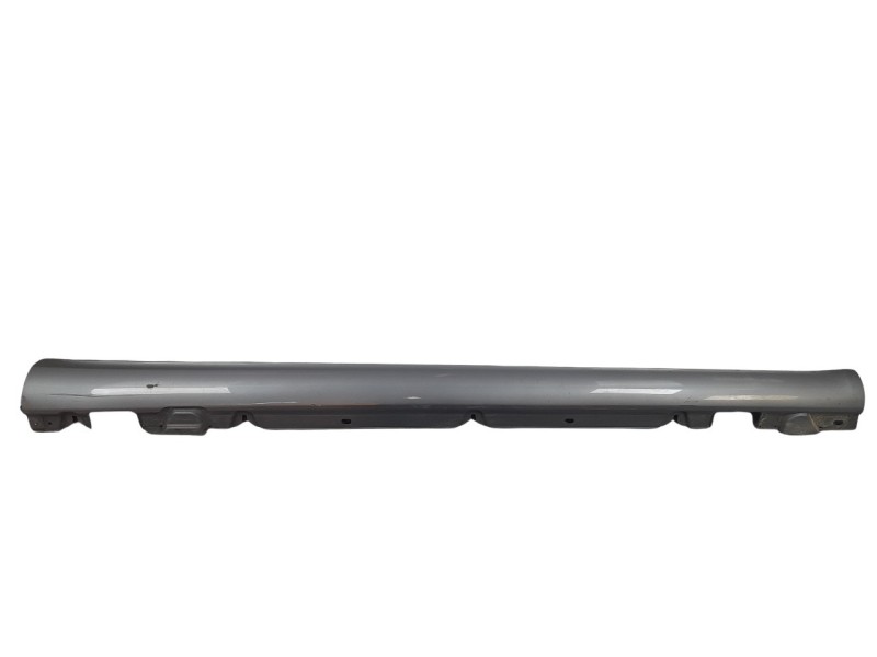 Recambio de estribo lateral para mercedes-benz clase c (w205) familiar 2.1 cdi cat referencia OEM IAM A2056907202  
