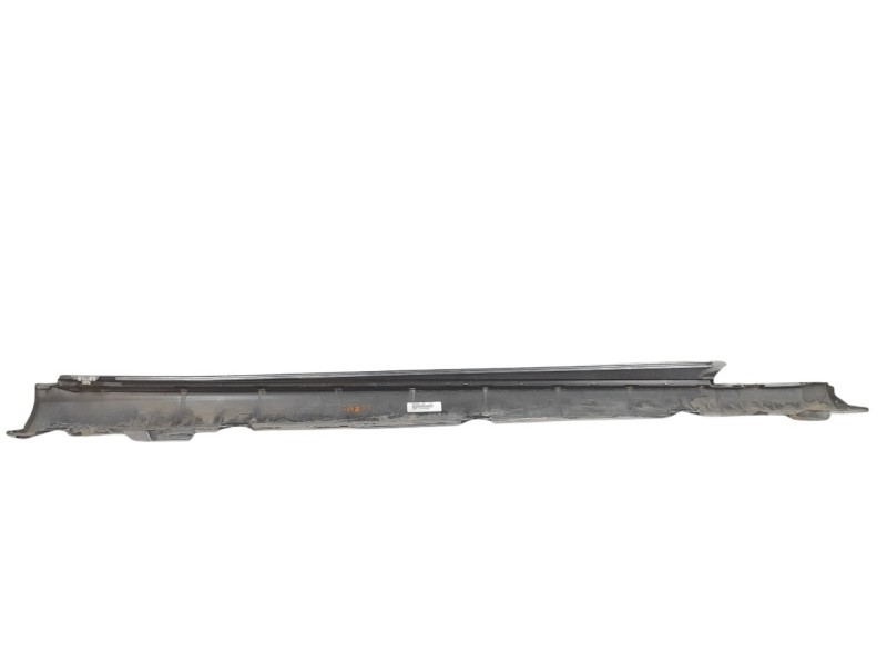 Recambio de estribo lateral para mercedes-benz clase c (w205) familiar 2.1 cdi cat referencia OEM IAM A2056907102  