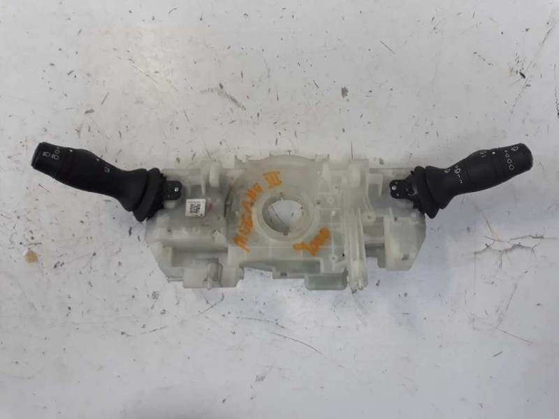 Recambio de mando multifuncion para renault megane iii berlina 5 p dynamique referencia OEM IAM 255670016R  