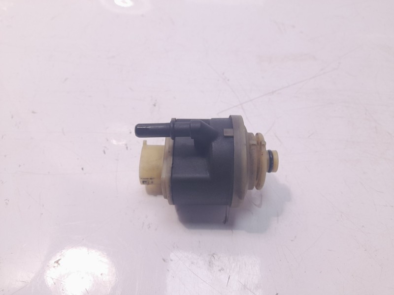 Recambio de bomba combustible para bmw serie 3 gran turismo (f34) 2.0 turbodiesel referencia OEM IAM 8572521  