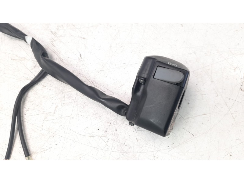 Recambio de piña luces izquierda para yamaha tricity 300 referencia OEM IAM BX9H397200  