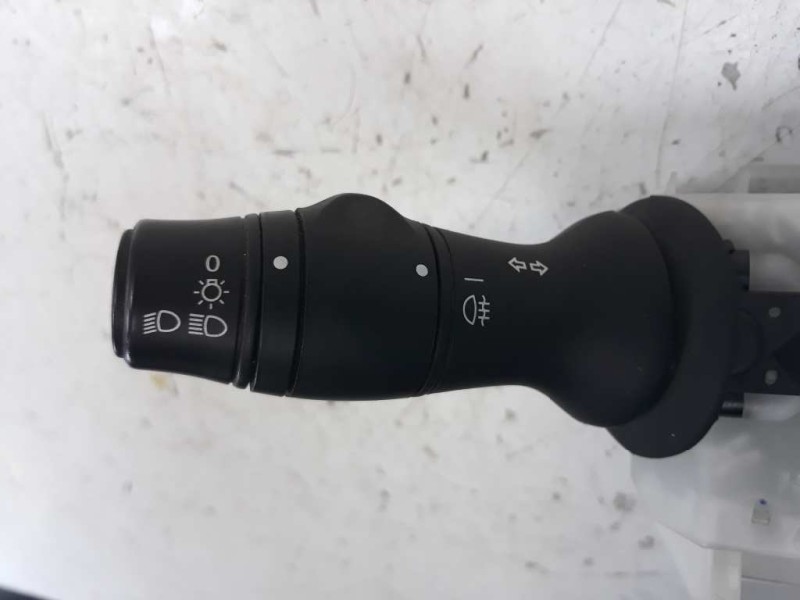 Recambio de mando multifuncion para renault megane iii berlina 5 p dynamique referencia OEM IAM 255670016R  