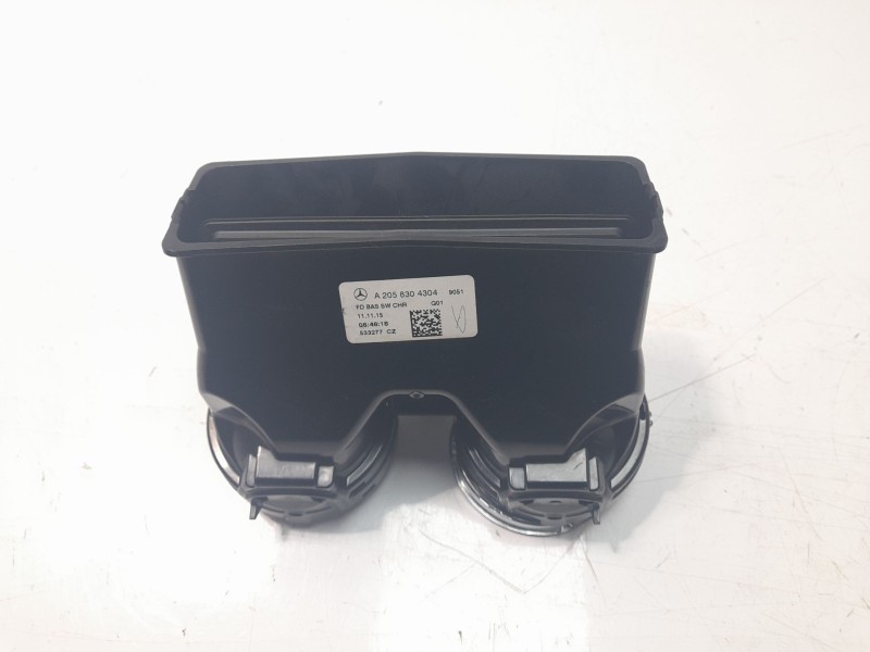 Recambio de rejilla aireadora para mercedes-benz clase c (w205) familiar 2.1 cdi cat referencia OEM IAM A2058304304  