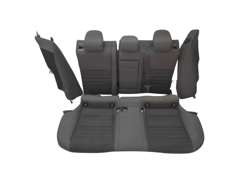 Recambio de asientos traseros para lexus xe2 is300h referencia OEM IAM 7150353060  