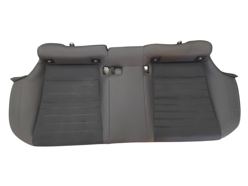 Recambio de asientos traseros para lexus xe2 is300h referencia OEM IAM 7150353060  