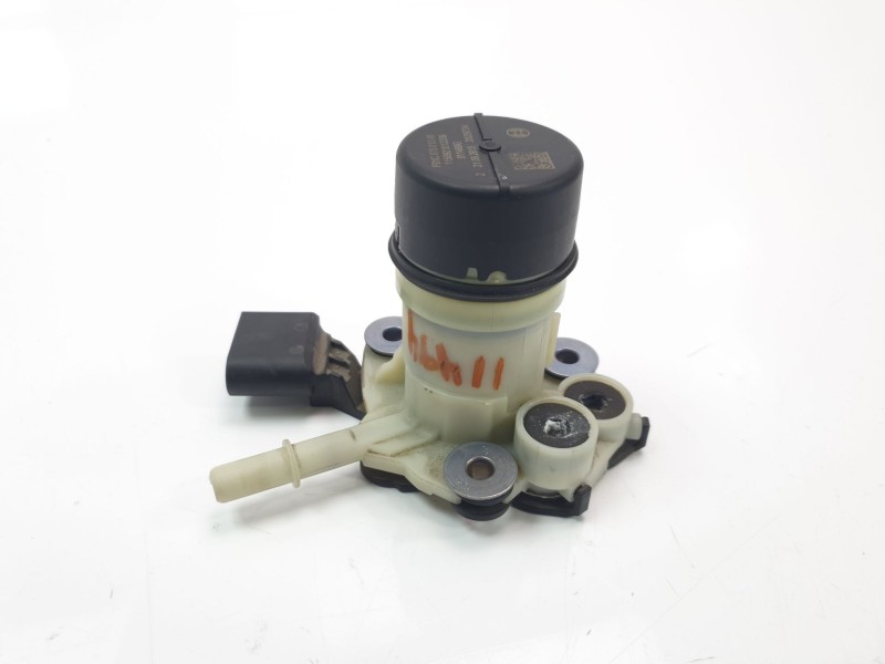 Recambio de bomba inyeccion para mercedes-benz clase c (w205) familiar 2.1 cdi cat referencia OEM IAM F01C070012  