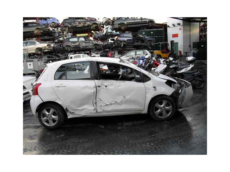 toyota yaris del año 2008