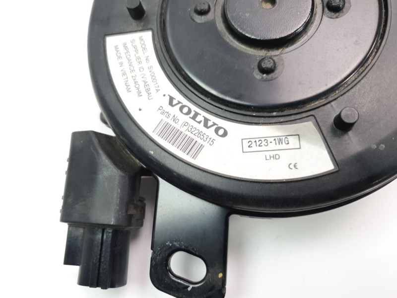 Recambio de subwoofer para volvo xc 40 essential 2wd referencia OEM IAM 32265315  