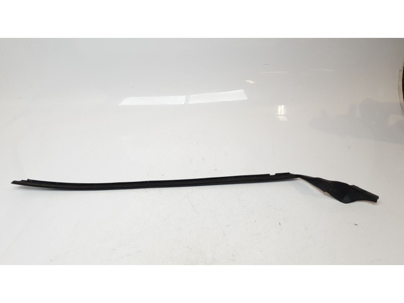 Recambio de moldura para ford focus 1.0 ecoboost cat referencia OEM IAM   