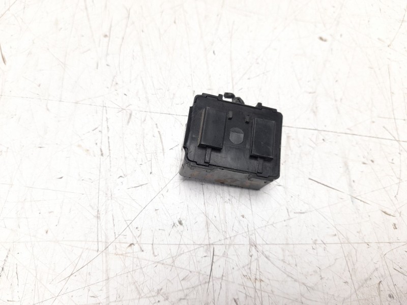 Recambio de modulo electronico para toyota land cruiser (j12) 3.0 turbodiesel referencia OEM IAM 8665251010 689003150 
