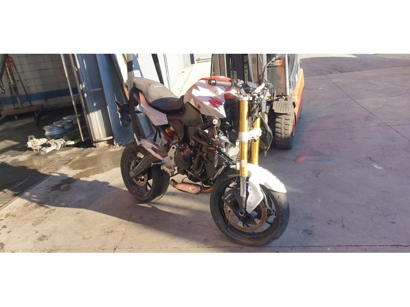 bmw f 900 r del año 2021