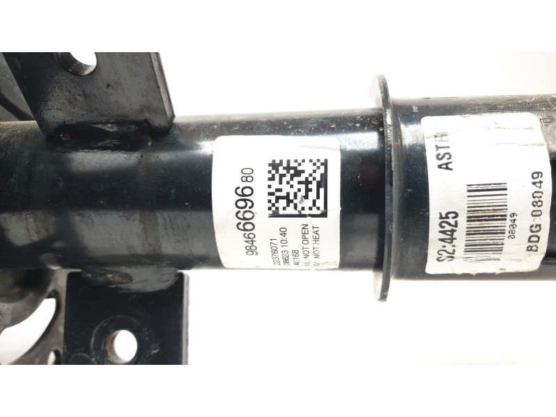 Recambio de amortiguador delantero derecho para opel astra 5p elegance referencia OEM IAM 9846669680  