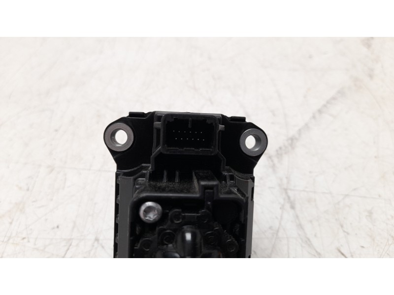 Recambio de palanca cambio para volvo xc 40 essential 2wd referencia OEM IAM P32335116  