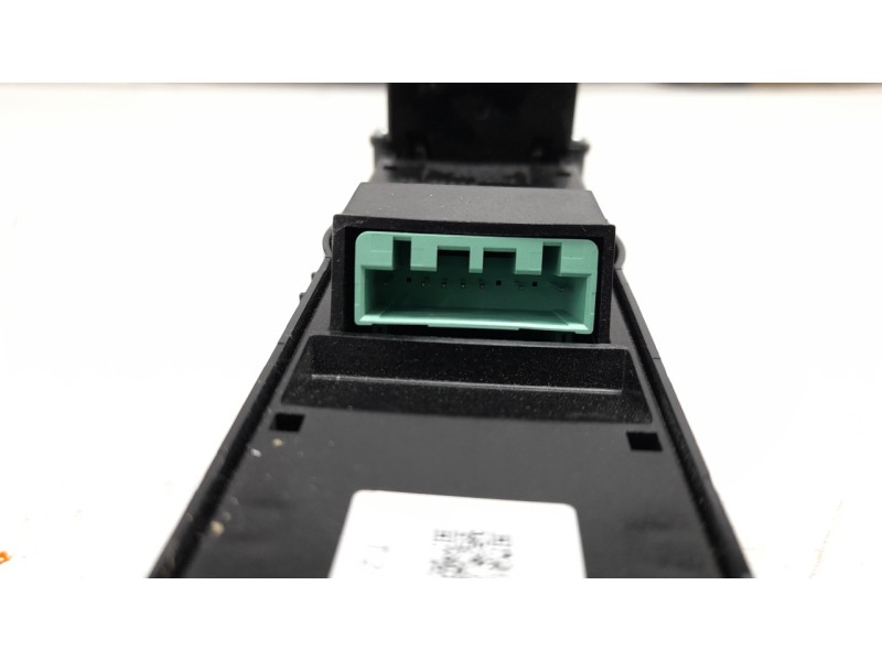 Recambio de warning para volvo xc 40 essential 2wd referencia OEM IAM P31456673  
