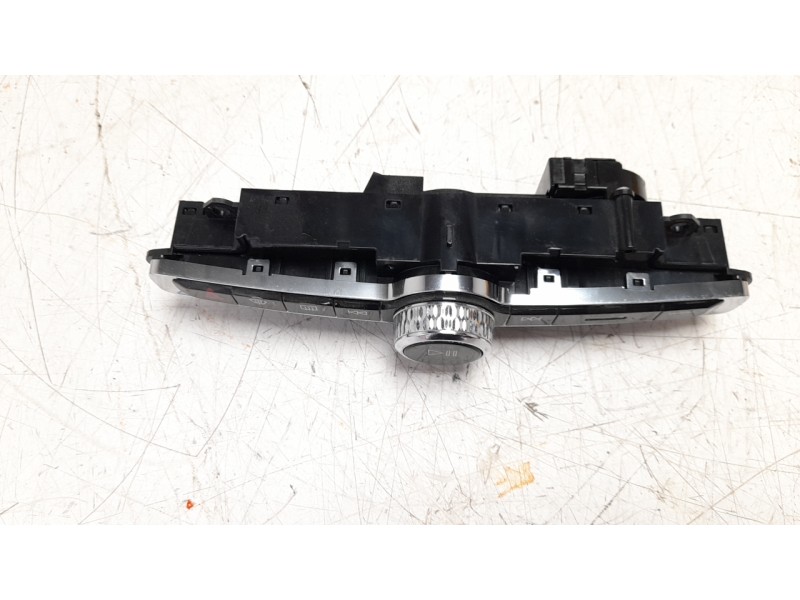 Recambio de warning para volvo xc 40 essential 2wd referencia OEM IAM P31456673  