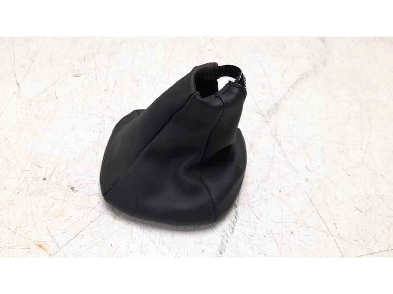 Recambio de guarnecidos palanca cambio para fiat panda (319) base (2020) referencia OEM IAM 142103122  