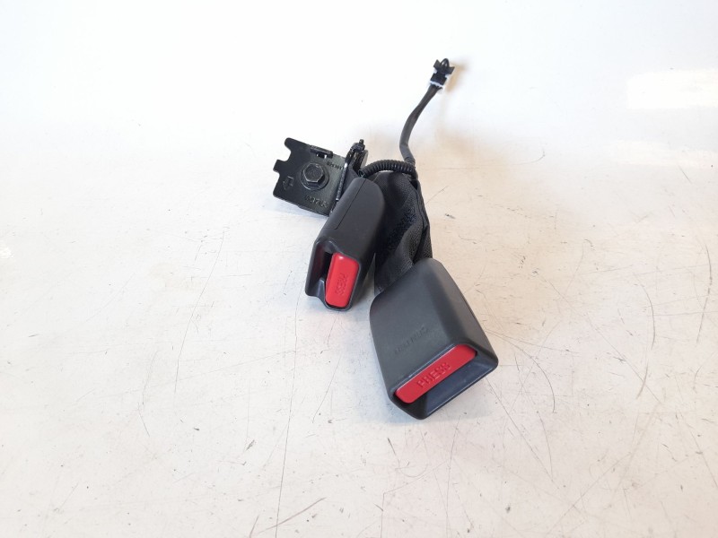 Recambio de enganche cinturon trasero derecho para hyundai kona 1.0 tgdi cat referencia OEM IAM 1147163  