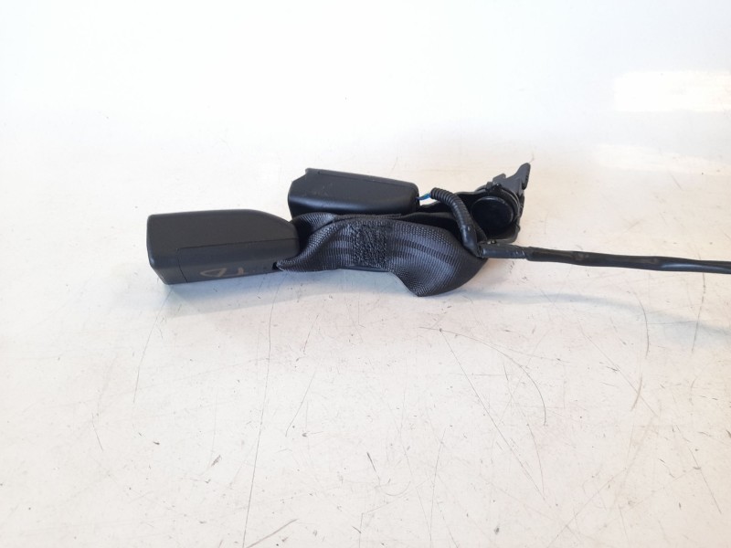 Recambio de enganche cinturon trasero derecho para hyundai kona 1.0 tgdi cat referencia OEM IAM 1147163  