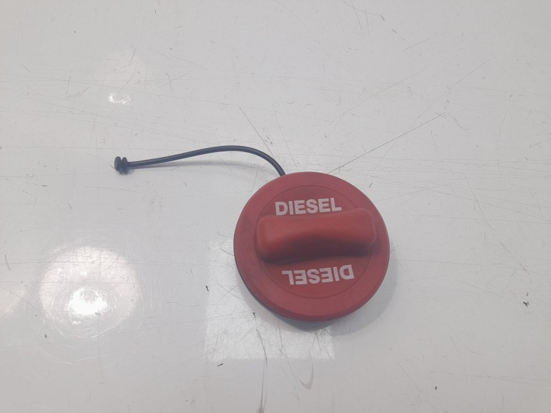 Recambio de tapon combustible para mercedes-benz clase c (w205) familiar 2.1 cdi cat referencia OEM IAM A2224700105  