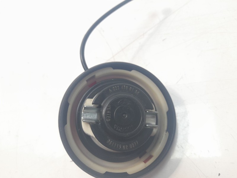Recambio de tapon combustible para mercedes-benz clase c (w205) familiar 2.1 cdi cat referencia OEM IAM A2224700105  