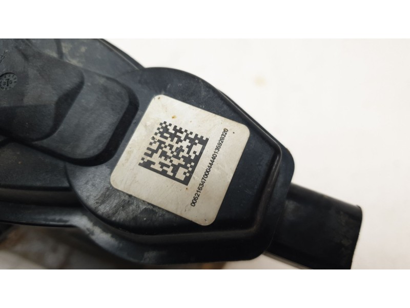 Recambio de pinza de freno trasera izquierda para jeep renegade limited 4x4 referencia OEM IAM 52163470  