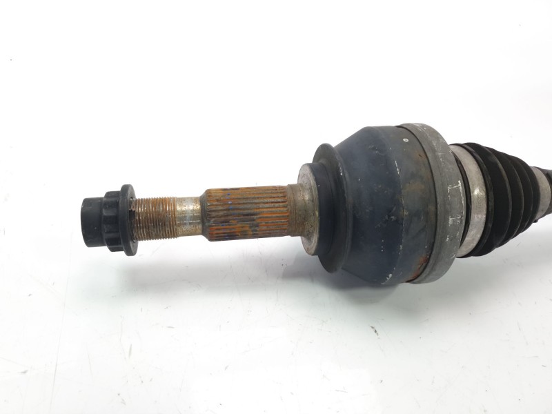 Recambio de transmision trasera derecha para toyota yaris referencia OEM IAM 4233053040  