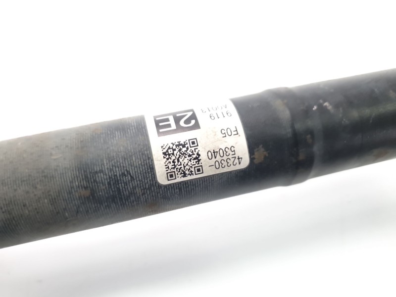 Recambio de transmision trasera derecha para toyota yaris referencia OEM IAM 4233053040  