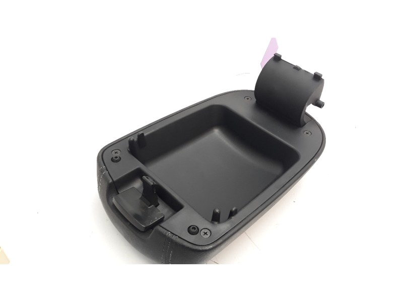 Recambio de apoyabrazos central para kia sportage 1.6 cat referencia OEM IAM 846813U020  