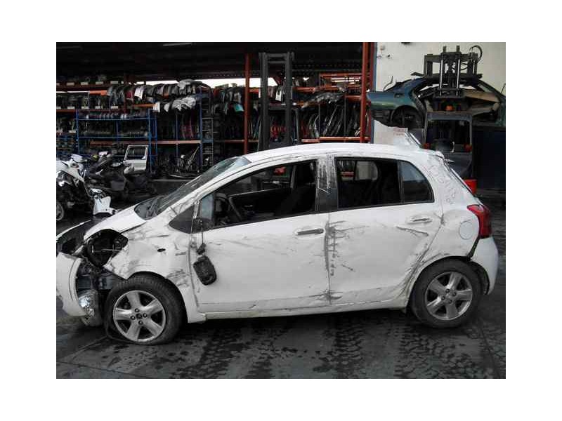 toyota yaris del año 2008