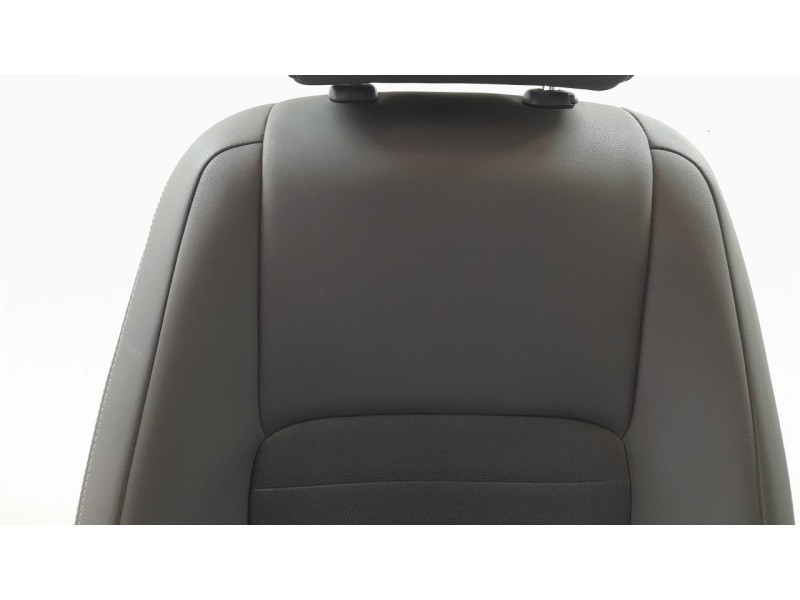Recambio de asiento delantero derecho para lexus xe2 is300h referencia OEM IAM 7150153420  