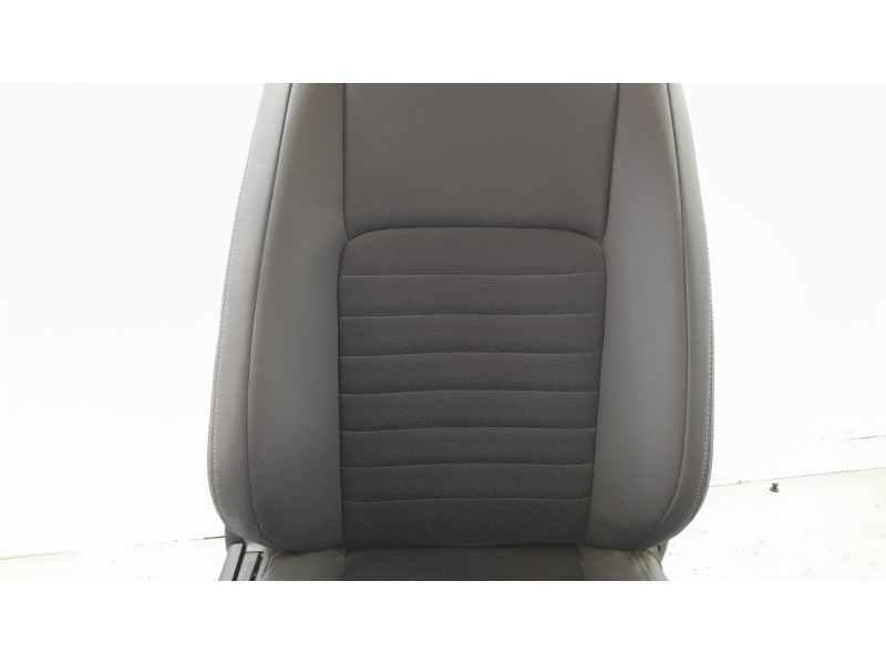 Recambio de asiento delantero derecho para lexus xe2 is300h referencia OEM IAM 7150153420  