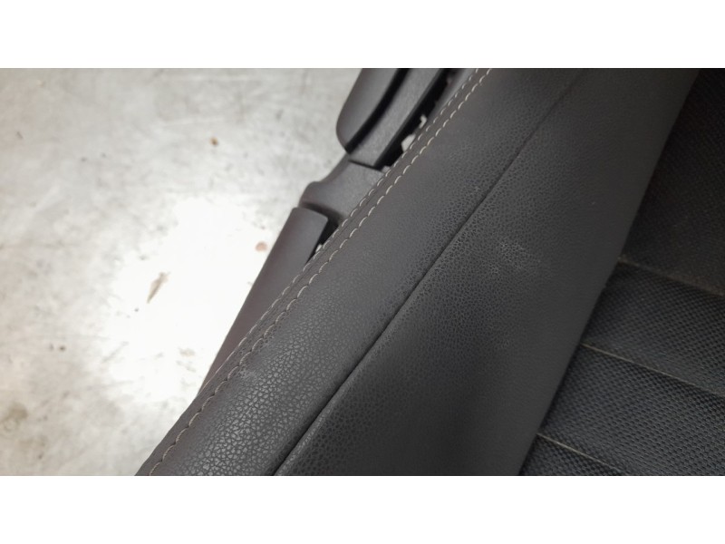 Recambio de asiento delantero derecho para lexus xe2 is300h referencia OEM IAM 7150153420  