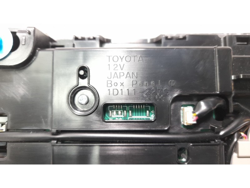 Recambio de luz interior para lexus rc referencia OEM IAM 8120824250C0  